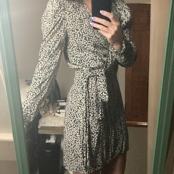 Free people dress π LIKE new!!! ππΌππΌππΌππΌππππ©·π©·π©·π©· - Picture 2 of 9